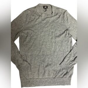 H&M FOR MEN GREY SWEATER SIZE MEDIUM